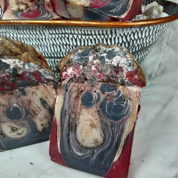 2 Dragon blood slayer scented large soap bars - Picture 4 of 15